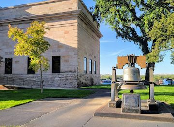 south-dakota/pierre/landmark/fighting-stallions-memorial