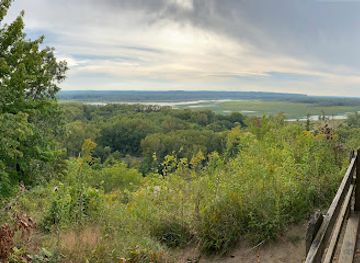 iowa/driftless-area/landmark/mississippi-palisades-state-park