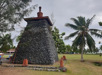 french-polynesia/tahiti-iti/landmark/tomb-of-king-pomare-v