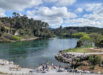 new-zealand/taupo/landmark/huka-falls-walkway