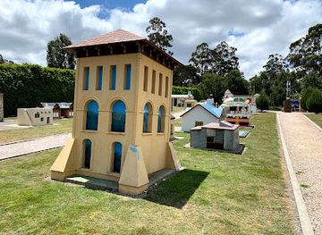 australia/tasmania/landmark/tasmazia-the-village-of-lower-crackpot