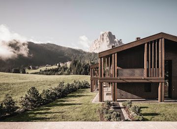 italy/val-gardena/landmark/luxury-chalet-alpurio