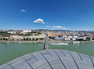 slovakia/bratislava/petrzalka/landmark/most-snp-ufo-tower