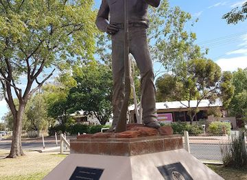 australia/macdonnell-ranges/landmark/royal-flying-doctor-service-alice-springs-tourist-facility