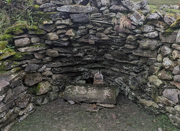 ireland/county-clare/landmark/lime-kiln-historical-ruins