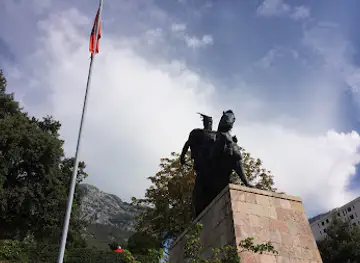 Statue of Skanderbeg