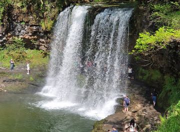 united-kingdom/brecon-beacons-national-park/attraction/dinas-rock-2