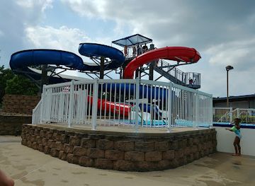 arkansas/springdale/landmark/springdale-aquatic-center