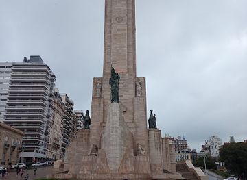 argentina/rosario/landmark/cenotafio-a-los-caidos-en-malvinas