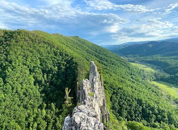 west-virginia/seneca-rocks/landmark/seneca-rocks-south-peak