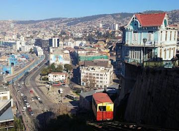 chile/valparaiso/landmark/cerro-artilleria-de-valparaiso