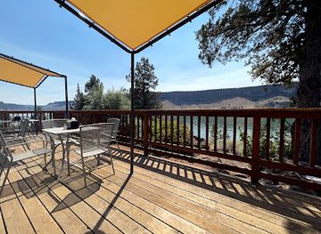 oregon/jefferson-county/landmark/cove-palisades-resort