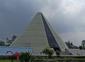 indonesia/yogyakarta/landmark/monumen-yogya-kembali