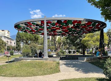 albania/tirana/landmark/friendship-monument