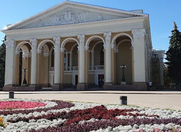 ukraine/poltava/landmark/teatralna-ploshcha
