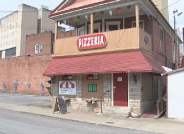 west-virginia/clarksburg/landmark/washington-square-pizzeria-and-lounge