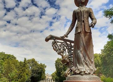 ukraine/ternopil/landmark/solomiya-krushelnytska-monument