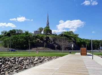 canada/quebec-city/landmark/quai-frontenac