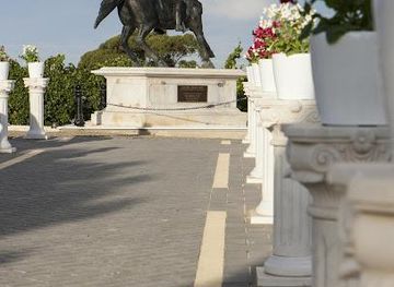 australia/adelaide/landmark/barossa-colonel-light-monument