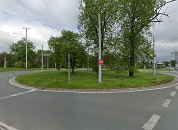czechia/hradec-kralove/landmark/round-intersection-brnenska