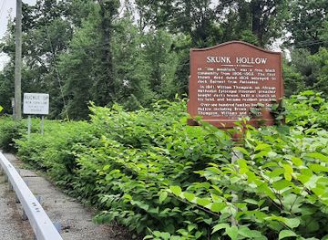 new-york/yonkers/landmark/skunk-hollow-memorial-marker