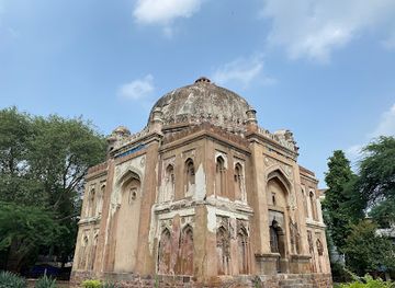 india/delhi/south-extension/landmark/chhote-khan-tomb-delhi