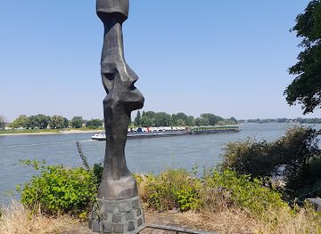 germany/dusseldorf/landmark/kaiserpfalz-kaiserswerth