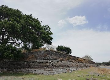 sri-lanka/polonnaruwa-district/landmark/summer-palace-of-king-parakramabahu-i