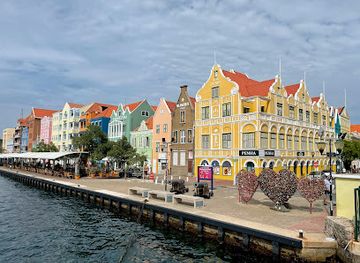 curacao/willemstad/punda/landmark/punda-love-heart