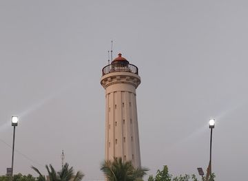 india/pondicherry/white-town/landmark/mahatma-gandhi-statue