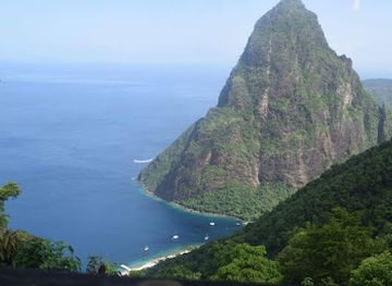 saint-lucia/pitons/landmark/petit-piton