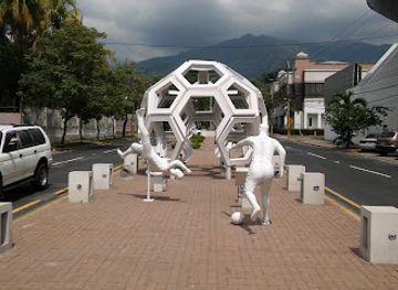 honduras/san-pedro-sula/landmark/plaza-mundialista