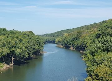 kentucky/knobs-region/landmark/rockin-thunder-river-tours