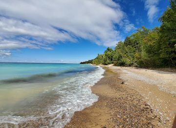 michigan/charlevoix/landmark/fisherman-s-island-state-park