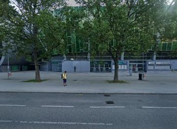 austria/vienna/penzing/landmark/statue-von-dionys-schonecker