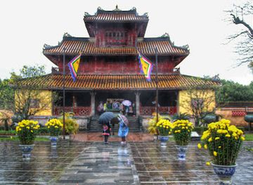 vietnam/hue/landmark/hien-lam-pavilion