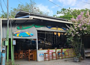 costa-rica/tamarindo/landmark/surf-shack-burgers-wings