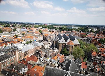 netherlands/overijssel/landmark/de-peperbus-of-onze-lieve-vrouwetoren-met-onze-lieve-vrouwebasiliek