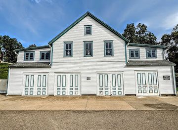 wisconsin/madison/landmark/bernard-hoover-boat-house-1915