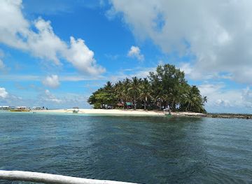 philippines/siargao/landmark/guyam-island