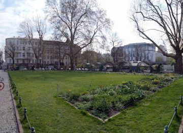 germany/berlin/charlottenburg/landmark/eingangshauschen