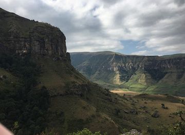 south-africa/drakensberg/landmark/giant-s-castle