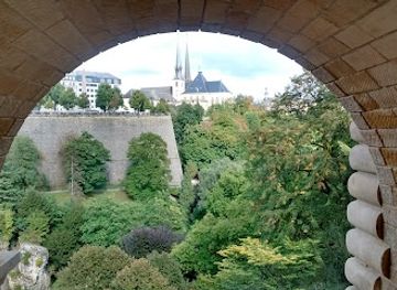 belgium/luxembourg/landmark/place-de-la-constitution