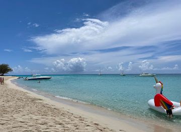 the-bahamas/bimini/landmark/radio-beach-day-tours