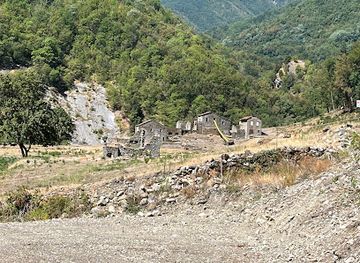 italy/lunigiana/landmark/gorges-of-the-straits-of-giaredo
