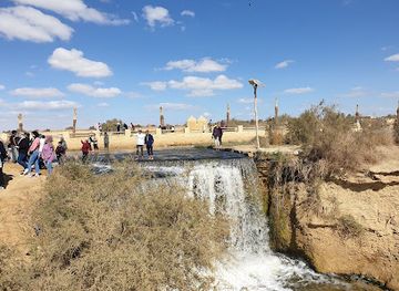 egypt/wadi-el-rayan-national-park/landmark/shllt-wdy-lryn