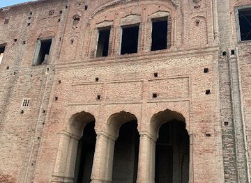 pakistan/central-punjab/landmark/sheikhupura-fort
