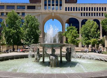 france/montpellier/antigone/landmark/fontaine-thessalie