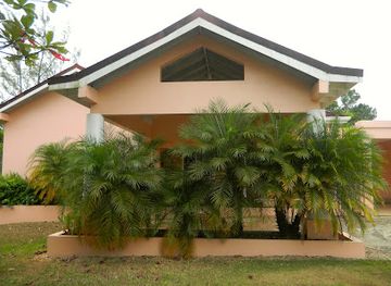 jamaica/manchester-plateau/landmark/agapantha-cottage