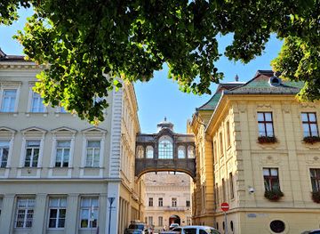 hungary/szeged/szent-istvan-ter/landmark/bridge-of-sighs